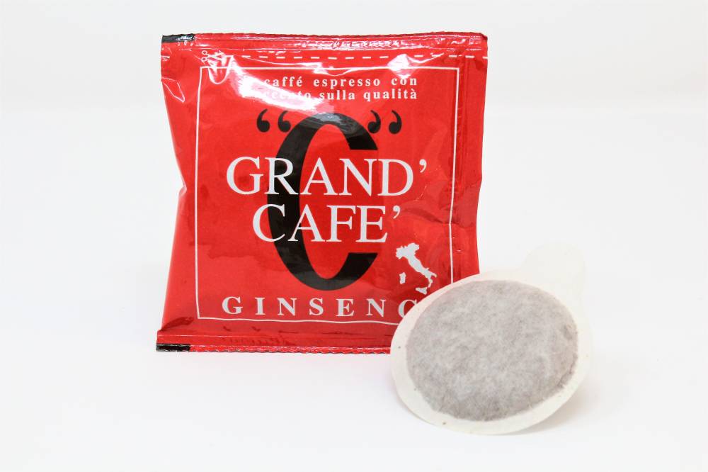 QUALITA´ CAFFE´ AROMATIZZATO GINSENG "LA COMPATIBILE" CIALDE CARTA 44MM Confezione da 100 pezzi Miscela di caffè torrefatto e miscelato con aromi e ginseng al 2%, un tocco di energia in più Non zuccherato